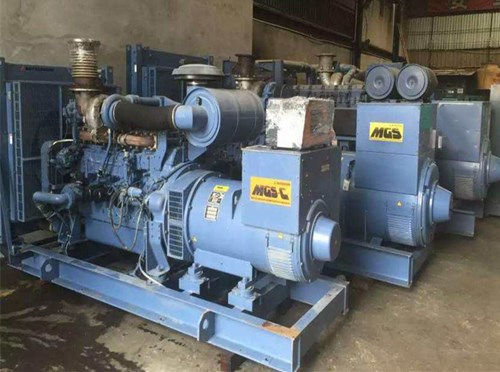 樊城发电机组带负载降电压是什么原因照成的？