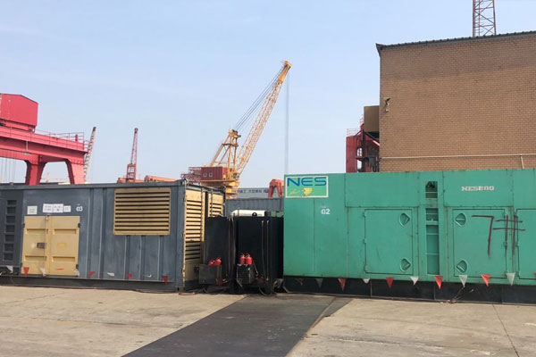 樊城发电机出租空气滤清器的清洁频率是多少？