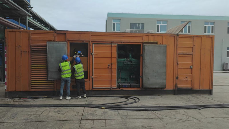 樊城如何检查柴油发电机组的机油油位？